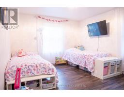 784 WESTBURY CRESCENT - 33
