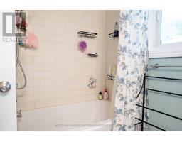784 WESTBURY CRESCENT - 36