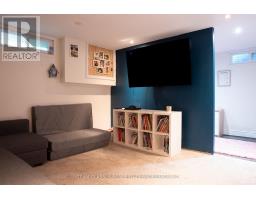 784 WESTBURY CRESCENT - 43