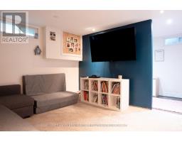 784 WESTBURY CRESCENT - 44