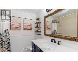 116 GLENROY CRESCENT - 17