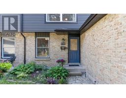 116 GLENROY CRESCENT - 2