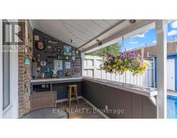 116 GLENROY CRESCENT - 28