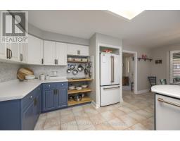 40 QUINELLA DRIVE - 14