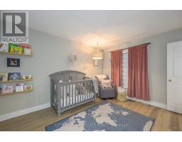 40 QUINELLA DRIVE - 22