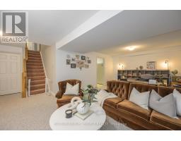 40 QUINELLA DRIVE - 26