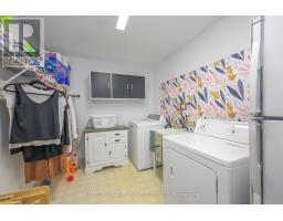 40 QUINELLA DRIVE - 30