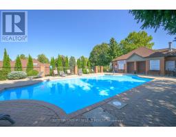 40 QUINELLA DRIVE - 31