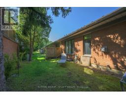 40 QUINELLA DRIVE - 32