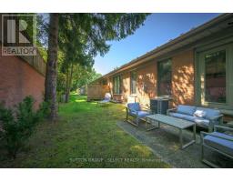40 QUINELLA DRIVE - 33