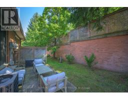 40 QUINELLA DRIVE - 34