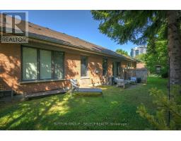 40 QUINELLA DRIVE - 37