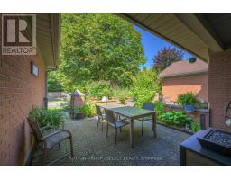 40 QUINELLA DRIVE - 5