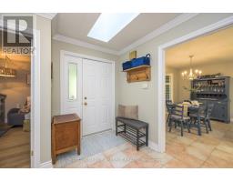 40 QUINELLA DRIVE - 7