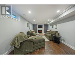 28 MCTAGGART CRESCENT - 27