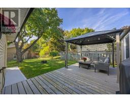 28 MCTAGGART CRESCENT - 35