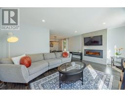 28 MCTAGGART CRESCENT - 8
