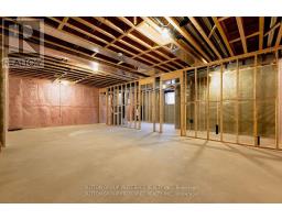 16 - 175 GLENGARIFF DRIVE - 16