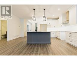 16 - 175 GLENGARIFF DRIVE - 9