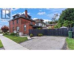 119 WELLINGTON STREET - 35
