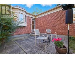 16 - 60 ROSECLIFFE CRESCENT - 32