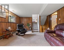 690 GRENFELL DRIVE - 23