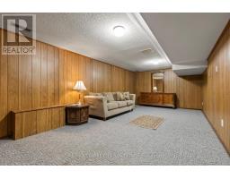 690 GRENFELL DRIVE - 25