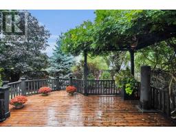 1689 BAYSWATER CRESCENT - 30