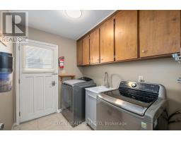23 FARMINGTON CRESCENT - 14
