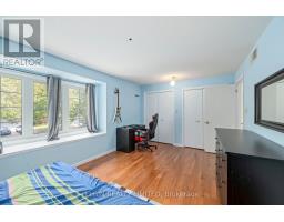 23 FARMINGTON CRESCENT - 17