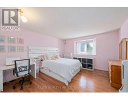 23 FARMINGTON CRESCENT - 22