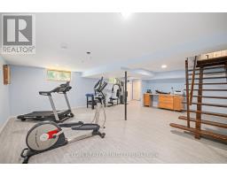 23 FARMINGTON CRESCENT - 29