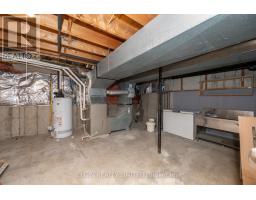23 FARMINGTON CRESCENT - 30