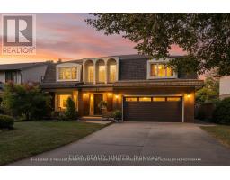 23 FARMINGTON CRESCENT - 4