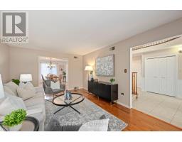 23 FARMINGTON CRESCENT - 8