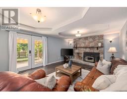 23 FARMINGTON CRESCENT - 9