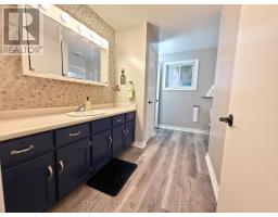15 MOHICAN DRIVE - 20