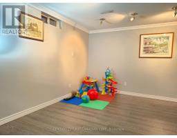 15 MOHICAN DRIVE - 24