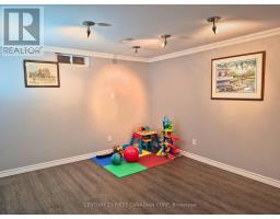 15 MOHICAN DRIVE - 25