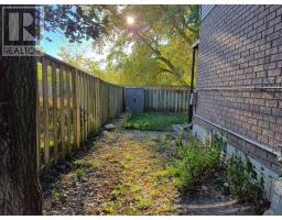 15 MOHICAN DRIVE - 6