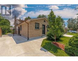 20 FAIRCHILD CRESCENT - 2