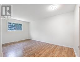 20 FAIRCHILD CRESCENT - 24