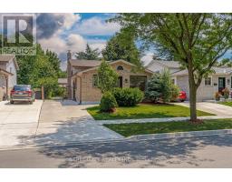 20 FAIRCHILD CRESCENT - 39