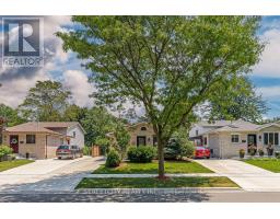 20 FAIRCHILD CRESCENT - 42
