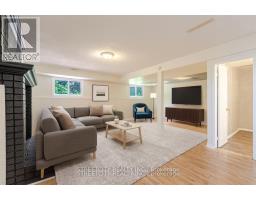 20 FAIRCHILD CRESCENT - 8