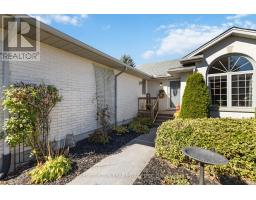 71 PARKVIEW CRESCENT - 4