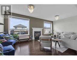 916 ROULSTON STREET - 12