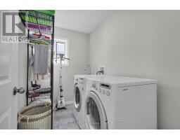 916 ROULSTON STREET - 24