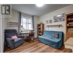 31 ACORN TRAIL - 16