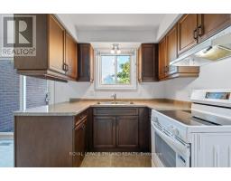 18 VANIER PLACE - 15